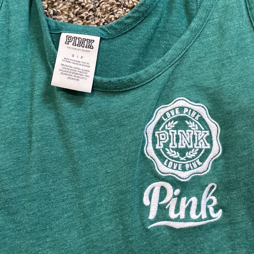 Cozy soft Tank 💚 - Picture 2 of 3
